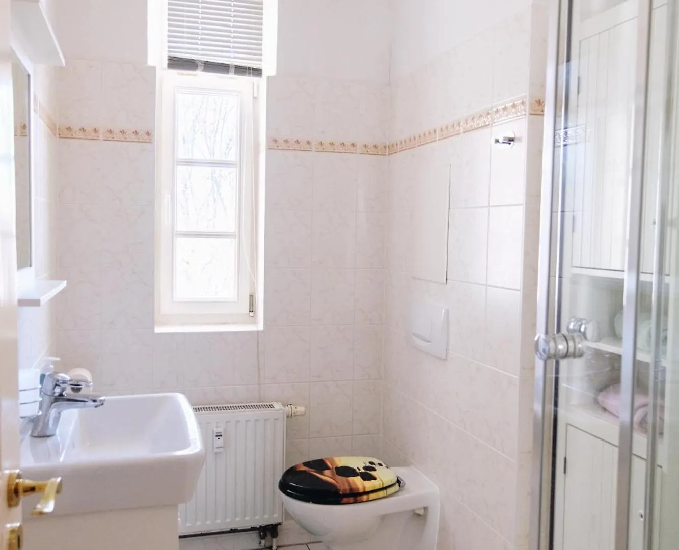 Grosse Zwei Zimmer Wohnung Mit Balkon Leipzig