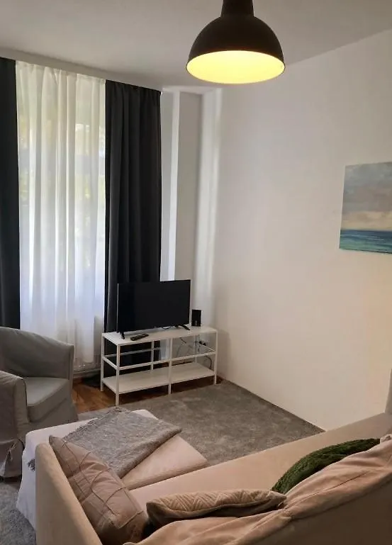 Grosse Zwei Zimmer Wohnung Mit Balkon Leipzig 0*,  Germany