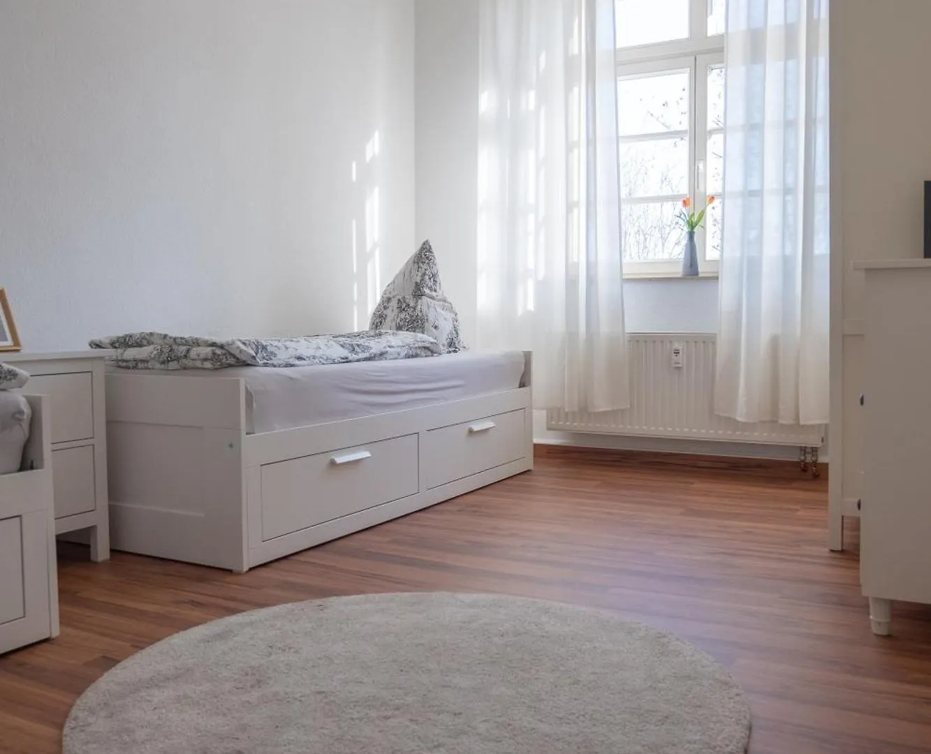 Grosse Zwei Zimmer Wohnung Mit Balkon Leipzig Apartment