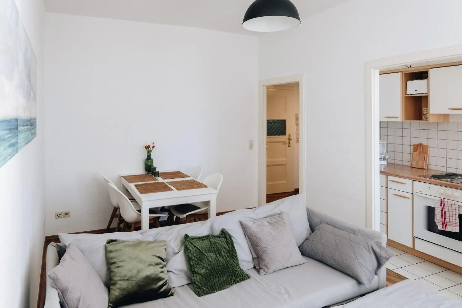 Grosse Zwei Zimmer Wohnung Mit Balkon Leipzig 0*,  Germany